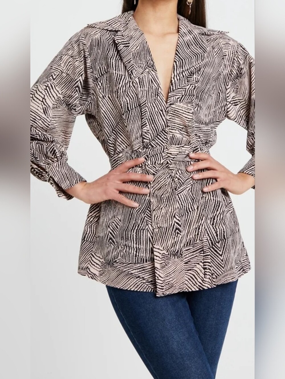 TOPSHOP Abstract Zebra Geo Print Plunge Wrap Blouse Neutral - US 6